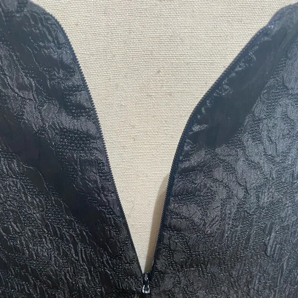 ASO SERENA VAN DER WOODSEN STRAPLESS BLACK BROCADE DRESS - Medium - Picture 6 of 13